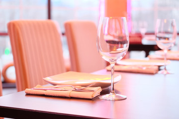 Empty glasses in restaurant
