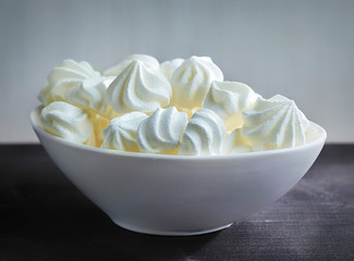 bowl of meringue cookies