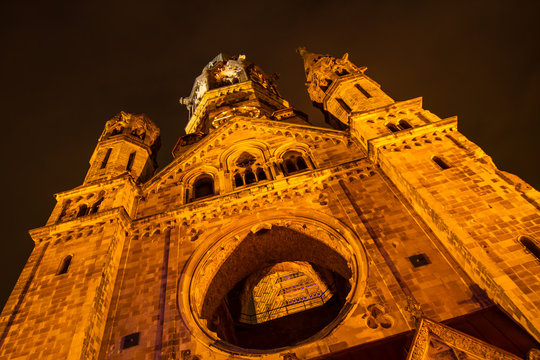 Memorial Kaiser Wilhelm Church at night.