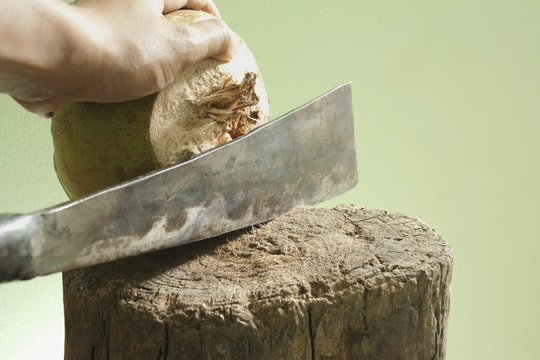 coconut peeling