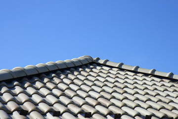 瓦屋根　　雪止めあり