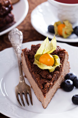 Chocolate cheesecake with crumb topping