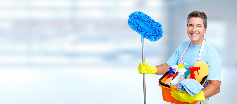 Man cleaner.