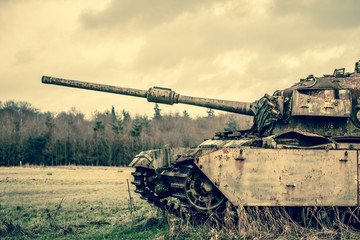 Fototapeta premium Big gun on a tank