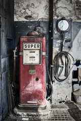 old gas station - 76924085