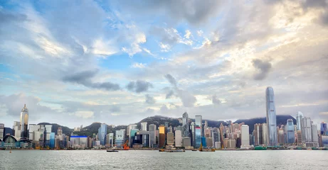 Fototapete Rund Panoramic view of Hong Kong Island over Victoria Harbour © Oleksandr Dibrova