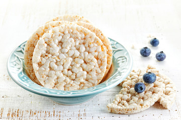 rice crackers with blueberries