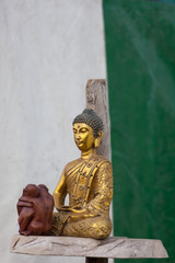 Buddha - Goldene Statue, Liebespaar aus Holz, Hausaltar