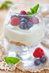 Berry trifle
