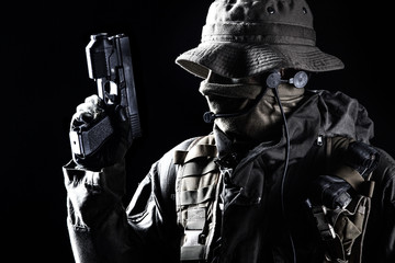 Fototapeta na wymiar Jagdkommando soldier with pistol
