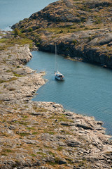 Segelboot an Meeresküste Hönö Schweden Dänemark 