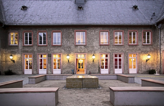 Schloss Reichartshausen