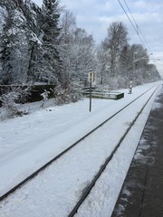 Bahngleis im Winter