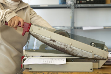 using the guillotine in the press