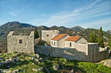 Fototapeta na wymiar old fortress in mountains
