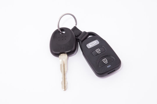 black car keys and key chain alarm
