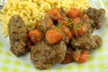 boeuf carottes et coquillettes