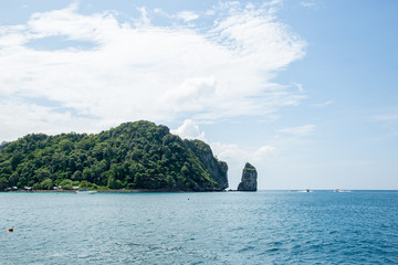 Naklejka premium View of Maya Bay, Phi Phi island, Thailand, Phuket.