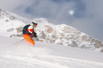 Skifahrer im Gelände