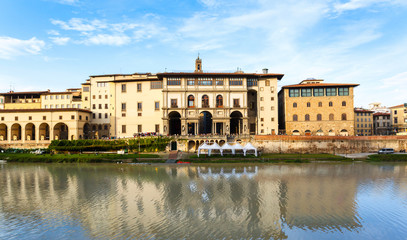 Fototapeta na wymiar The Uffizi Gallery and the corridor Vasariano