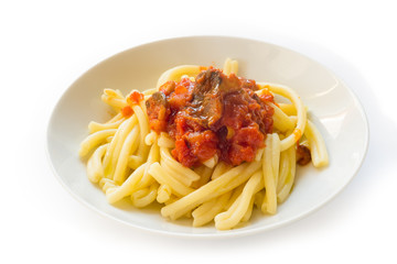 Pasta casereccia con salsa di funghi e pomodoro