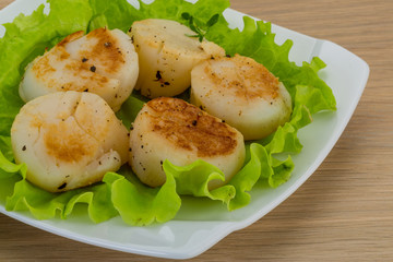 Grilled scallops