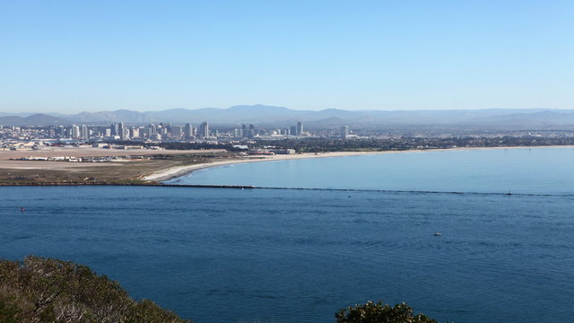 A timelapse view of San Diego with the harbour in the foreground