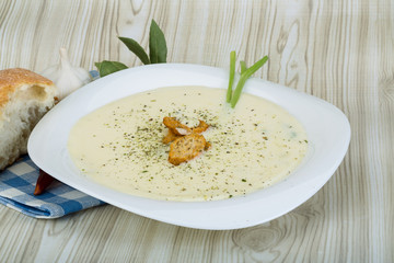 Cheese soup with croutons
