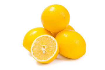 Fresh lemon fruits and his segments