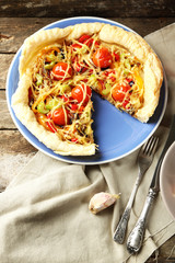 Vegetable pie with paprika, tomatoes and cheese