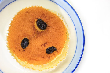 Sponge cake with currants