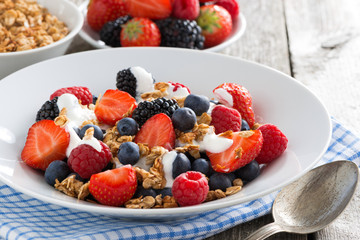breakfast with fresh berries, yogurt and homemade granola