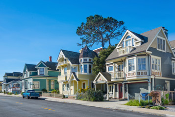 Street in Pacific Grove, Monterey, California, USA - obrazy, fototapety, plakaty