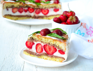Strawberry cake with banana and chocolate