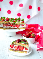 Strawberry cake with banana and chocolate