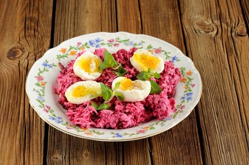 Beetroot salad with mint and boiled eggs