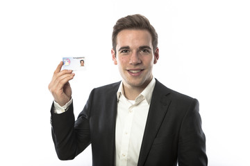 Mann mit Gesundheitskarte Krankenversicherung