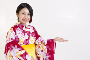コピースペース　浴衣姿の女性