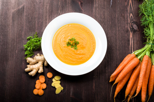 M&ouml;hren Ingwer Suppe