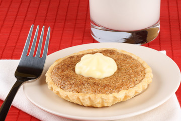 Walnut mini tart with mascarpone