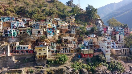 Fototapeta na wymiar small town in mountains of India