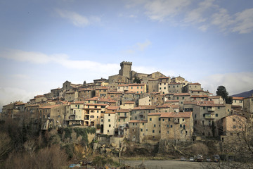 Fototapeta na wymiar A small town in Tuscany