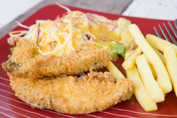 Fish steak with vegetables