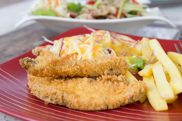 Fish steak with vegetables