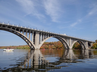Fototapeta na wymiar Ford Bridge Over Mississippi