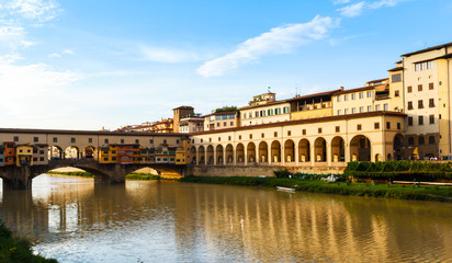 Obraz na płótnie Canvas Arno River and bridges Ponte Vecchio