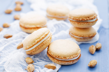 macaron with cream cheese