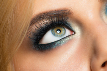 Eye makeup