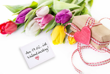 Tulpen und Geschenk Karte Liebe