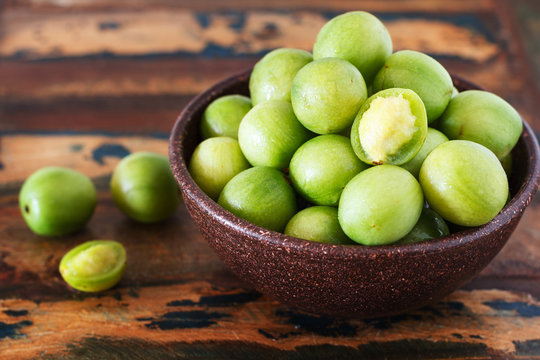 Brazilian fresh fruit Spondias tuberosa (Brazil plum, umbu, imbu